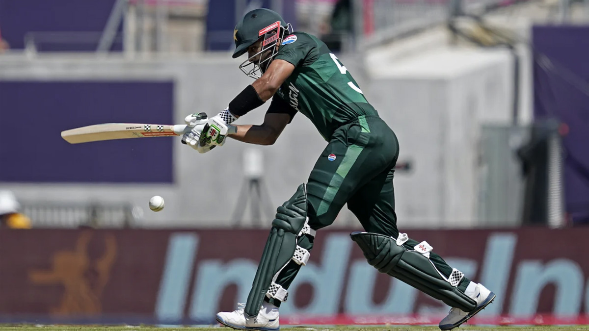 দল হারলেও ইতিহাস গড়েছেন বাবর