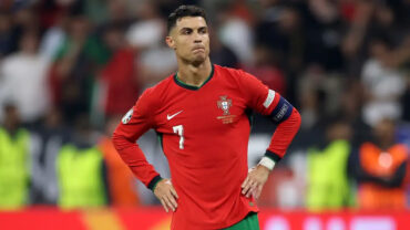 ইউরোর ‘লজ্জার’ একাদশে রোনালদো