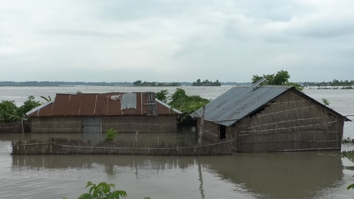 সারাদেশে পানিবন্দি ২০ লাখ মানুষ, সুপেয় পানি ও শুকনো খাবারের অভাব