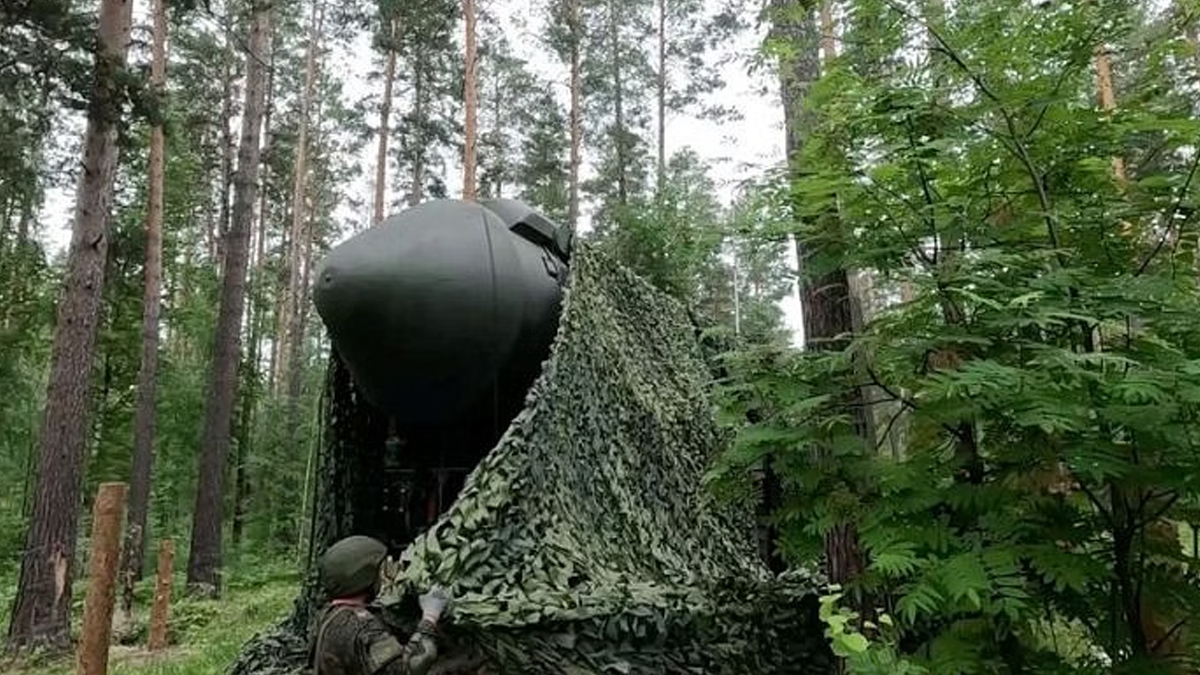 মোবাইল নিউক্লিয়ার মিসাইলের মহড়া চালালো রাশিয়া