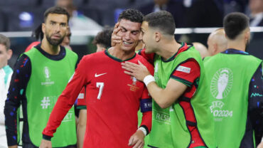‘রোনালদোর মায়াকান্না কি শেষ হয়েছে, আর পারা যায় না’