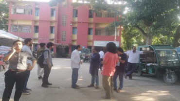 রাবির ৫ শিক্ষার্থী আটক, ছাড়াতে থানায় শিক্ষকরা