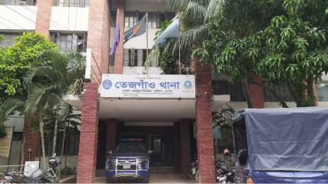 থানায় ফিরতে শুরু করেছেন পুলিশ সদস্যরা