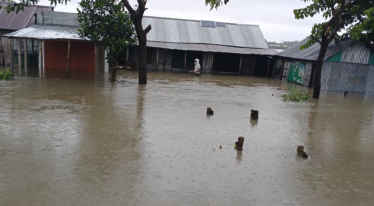 আখাউড়ায় বন্যা পরিস্থিতির অবনতি, প্লাবিত হচ্ছে নতুন এলাকা