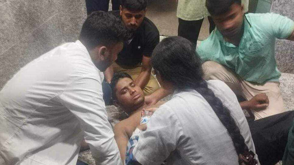 গুরুতর আহত হয়ে হাসপাতালে ভর্তি সমন্বয়ক হাসনাত