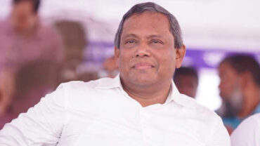 মির্জা আজমের বিরুদ্ধে বেসরকারি বিশ্ববিদ্যালয় নির্মাণের জন্য একটি গ্রাম বিলুপ্ত করে দেয়ার অভিযোগ