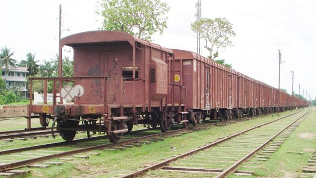 আজ থেকে শুরু পণ্যবাহী ট্রেন চলাচল