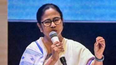 ওয়াকফ বিল প্রসঙ্গে মমতা: দিদি আপনাদের সম্পত্তি রক্ষা করবে