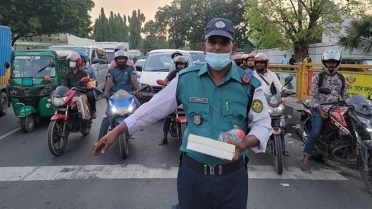 আজ থেকে কাজে ফিরছে পুলিশ