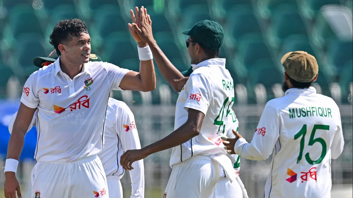 মধ্যাহ্ন বিরতির আগে কঠিন পরীক্ষা দিলেন বাংলাদেশের বোলাররা