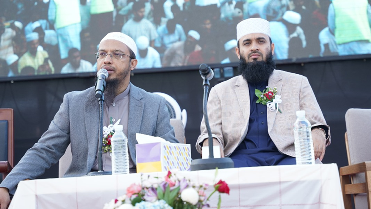 দক্ষিণ কোরিয়ায় আহমাদুল্লাহ ও আজহারি একই মঞ্চে, মানুষের ঢল