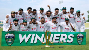 সাকিবকে ছাড়া দুই ভাগে দেশে ফিরবে বাংলাদেশ ক্রিকেট দল