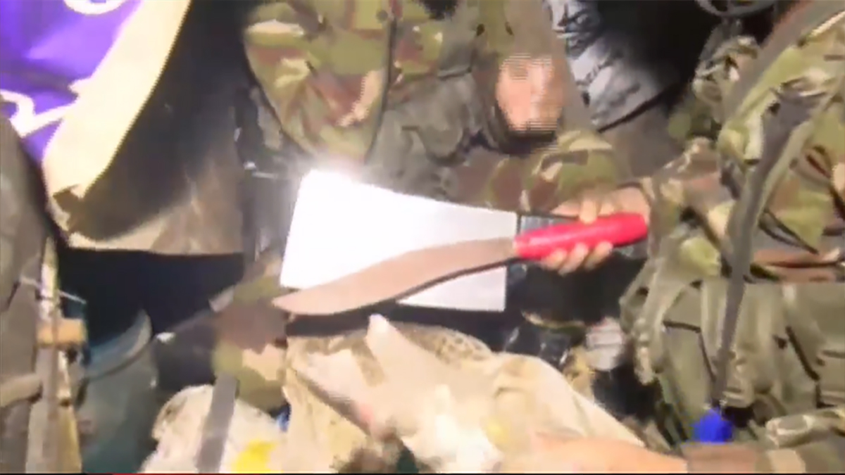 চট্টগ্রামে যৌথ বাহিনীর অভিযানে দেশীয় অস্ত্র ও জাল টাকা উদ্ধার