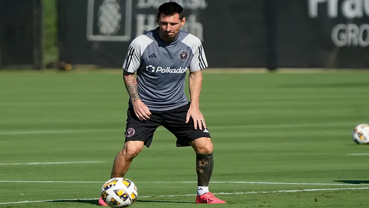 চোট কাটিয়ে দুই মাস পর মাঠে ফিরছেন মেসি