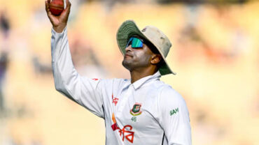 ‘ম্যাচের আগে শতভাগ ফিট ছিলেন সাকিব, তবে খেলা চলাকালীনই চোট পান’