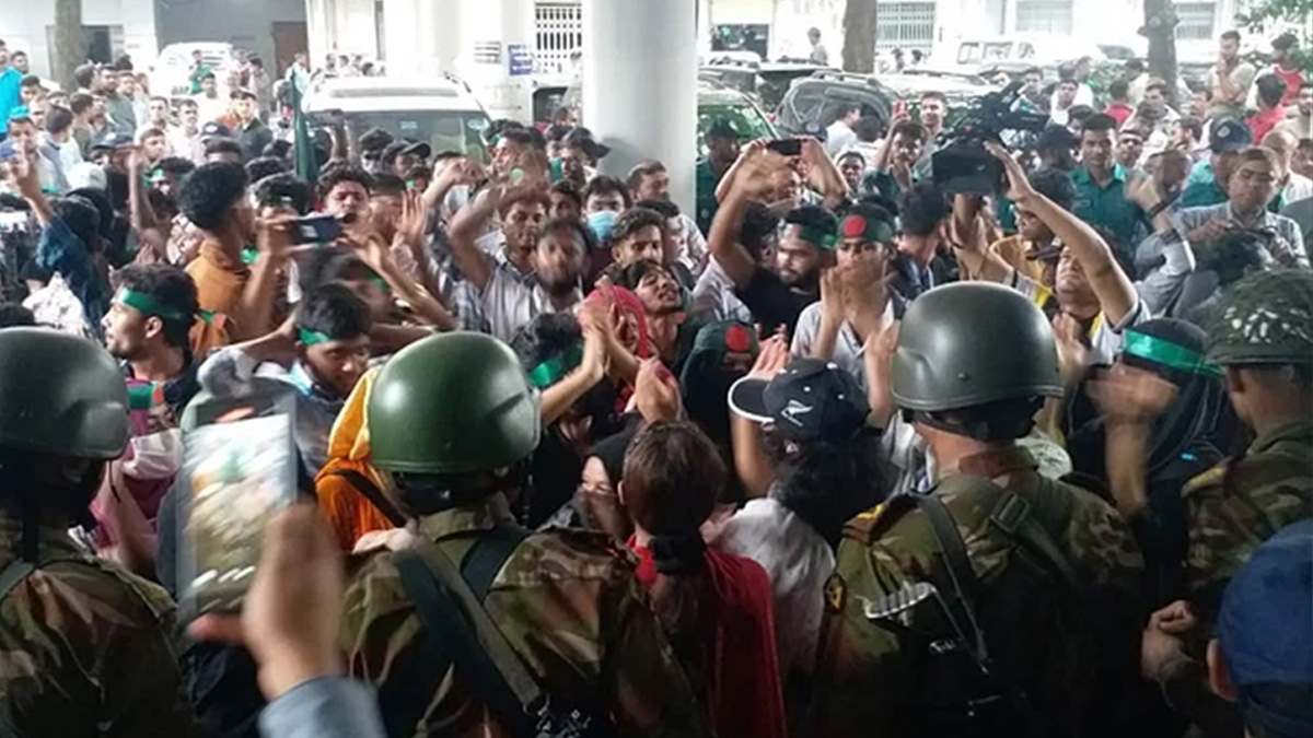 সচিবালয়ে বিক্ষোভের সময় গ্রেফতার ২৬ জন ছাত্রলীগের সঙ্গে জড়িত: ডিএমপি