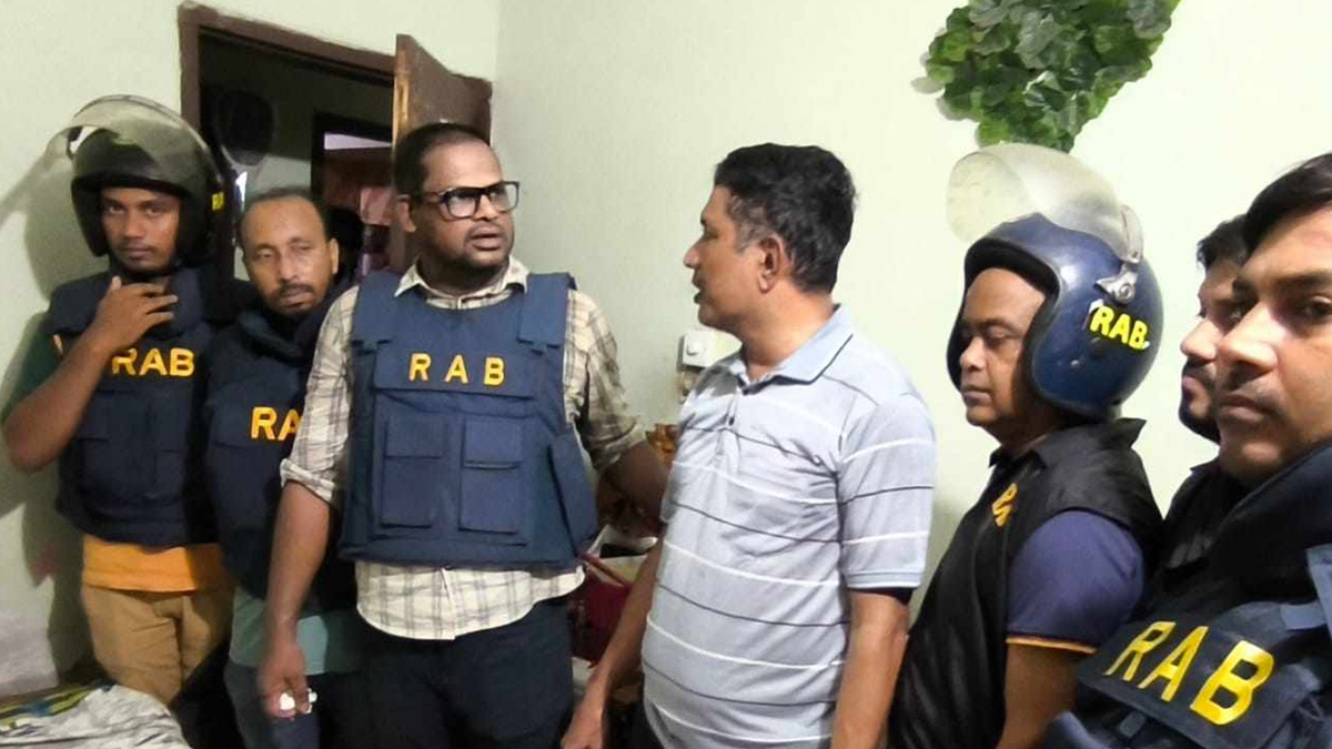 কক্সবাজারে শিক্ষক হত্যা: সাবেক উপজেলা চেয়ারম্যান গ্রেফতার