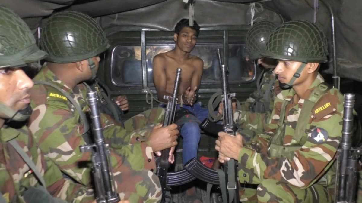 লক্ষ্মীপুরে দুটি পিস্তলসহ এক যুবক আটক