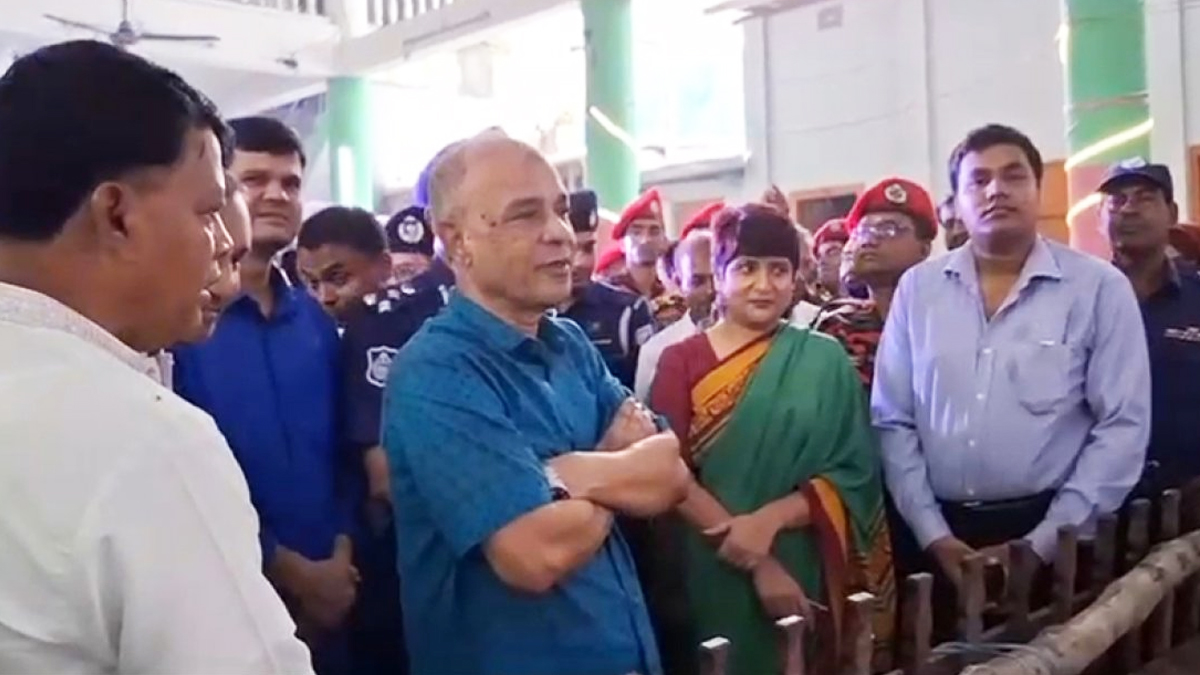 আগের তুলনায় এবার পূজায় বেশি অর্থ বরাদ্দ দেয়া হয়েছে: স্বরাষ্ট্র উপদেষ্টা