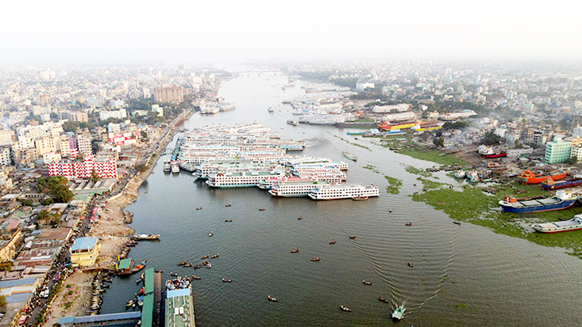বৈরী আবহাওয়া: ৬ রুটে নৌযান চলাচল বন্ধ