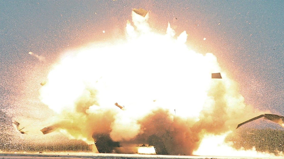 আত্মঘাতী ড্রোনের উৎপাদন বাড়ানোর নির্দেশ কিমের