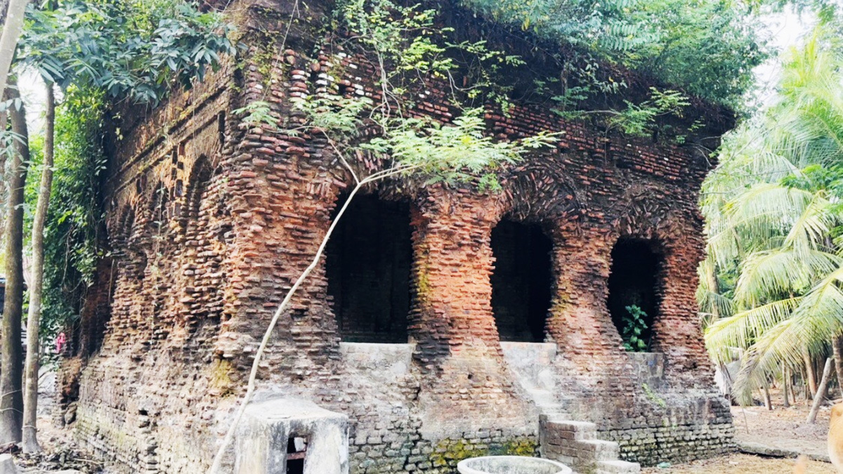 ধ্বংসের পথে সিরাজউদ্দৌলার খালা ঘসেটি বেগমের মসজিদ