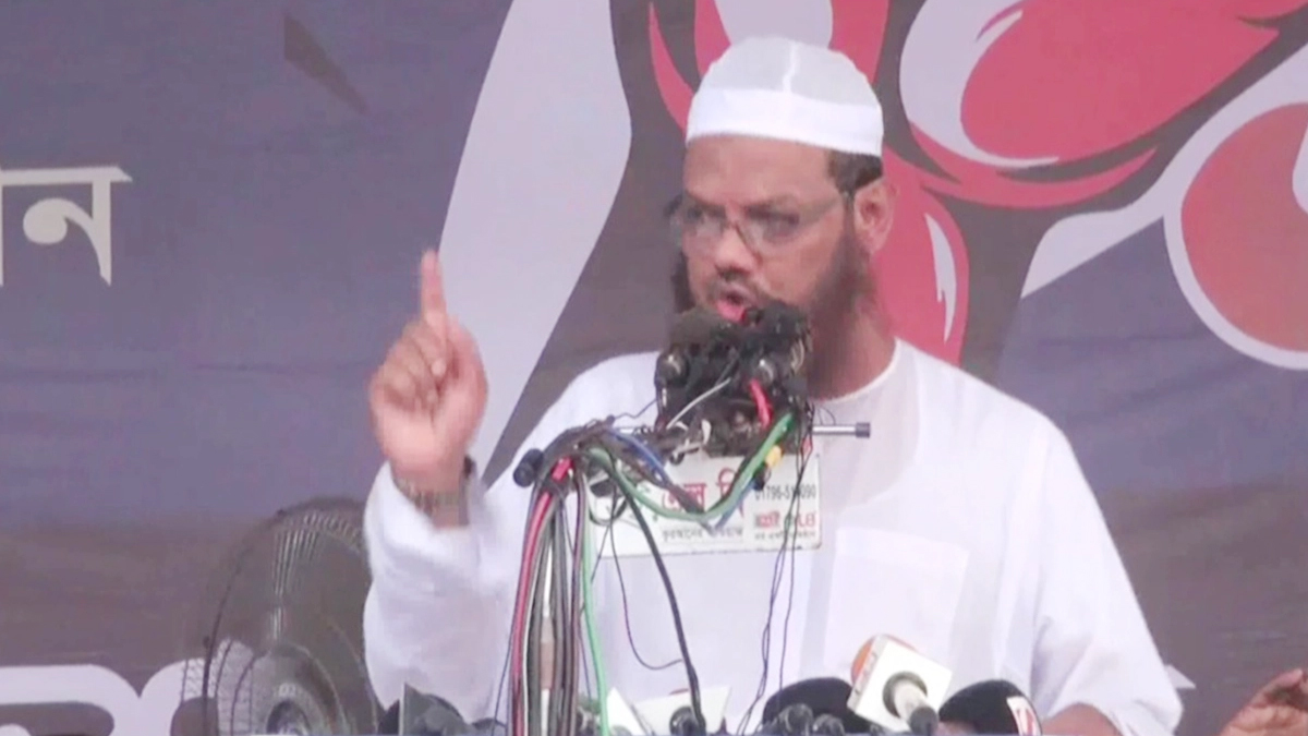 ফারুকী পদত্যাগ না করলে কঠোর কর্মসূচি ঘোষণার হুঁশিয়ারি মুফতি ফয়জুল করীমের