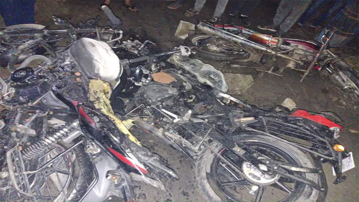 গাইবান্ধায় বিএনপি-জামায়াতের ধাওয়া-পাল্টা ধাওয়া, ককটেল বিস্ফোরণ