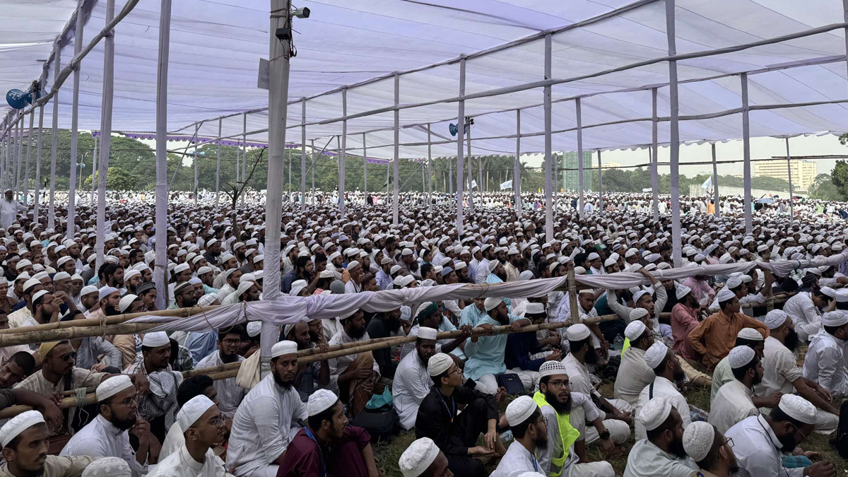 সোহরাওয়ার্দী উদ্যানে তাবলিগ জামাতের মহাসমাবেশে জনতার ঢল