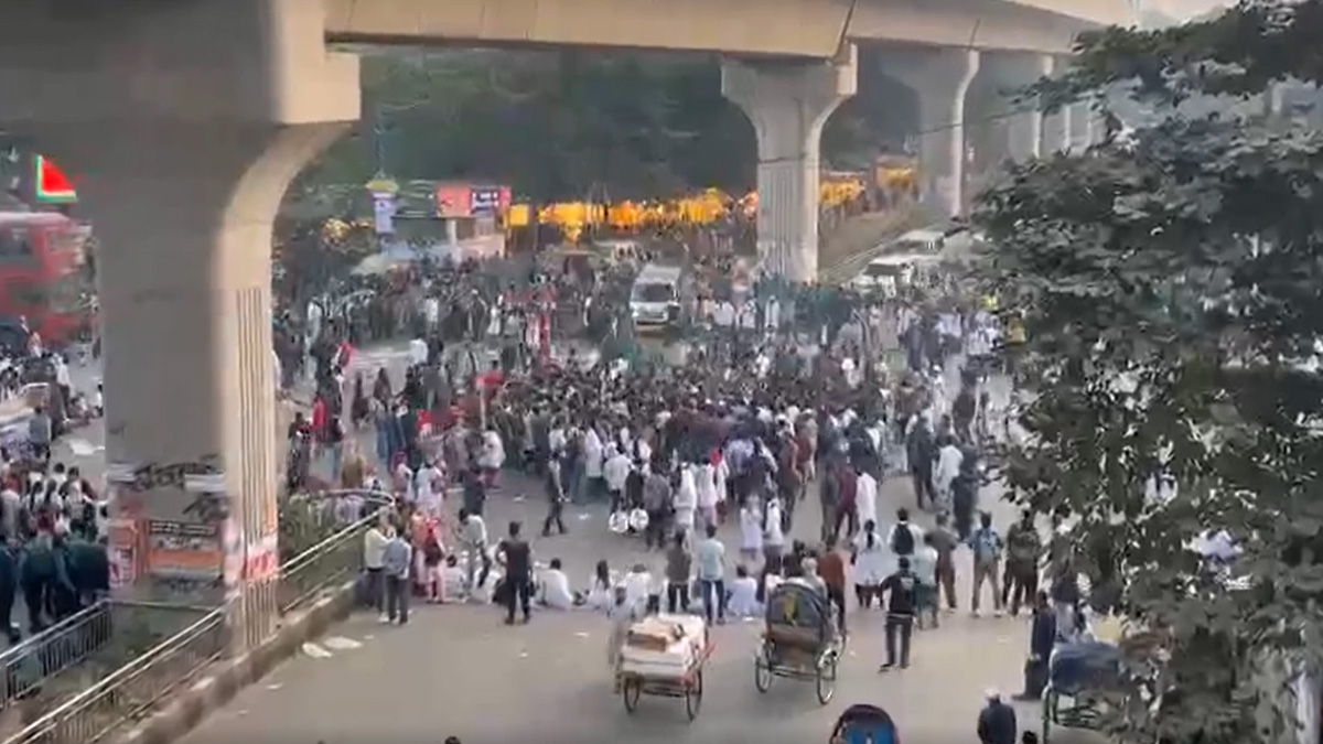 শাহবাগ ছাড়লো বিএসএমএমইউ’র বেসরকারি ট্রেইনি চিকিৎসকরা, চলবে কর্মবিরতি