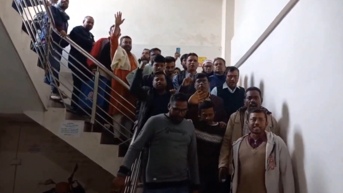 যশোরে নাশকতা মামলায় আওয়ামী লীগের ১২৫ নেতাকর্মী কারাগারে