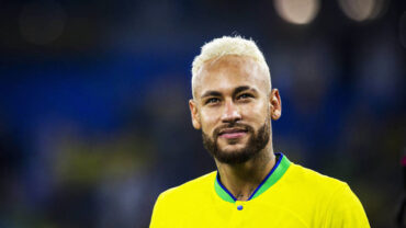 প্রায় দেড় বছর পর ব্রাজিল দলে ফিরলেন নেইমার