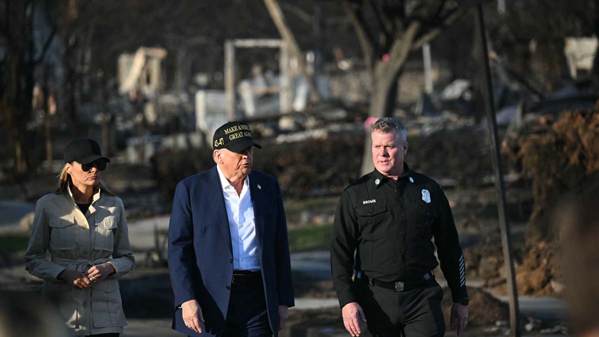 লস অ্যাঞ্জেলেসের দাবানলের ক্ষয়ক্ষতি দেখতে ক্যালিফোর্নিয়ায় ট্রাম্প