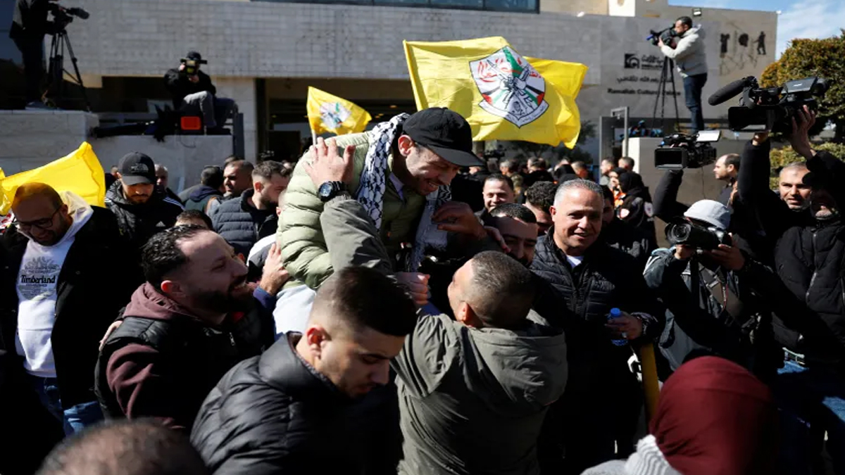 ইসরায়েলি ৩ জিম্মি মুক্ত, কারামুক্তি পেলেন ৩৬৯ ফিলিস্তিনি