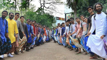 বাঙালির ঐতিহ্যের সঙ্গী লুঙ্গি