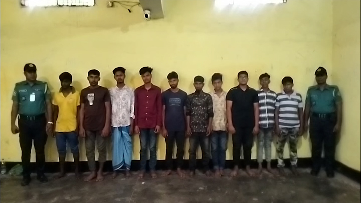 বিভিন্ন প্রতিষ্ঠানে ভাঙচুর-লুটপাট, সারাদেশে গ্রেফতার ৭২