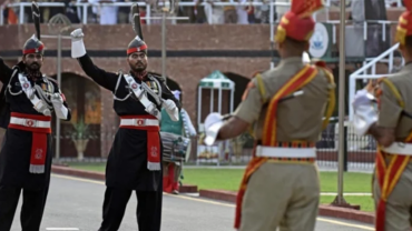 থমথমে আত্তারি-ওয়াঘা সীমান্ত, হলো না ভারত-পাকিস্তান সৈনিকদের করমর্দন