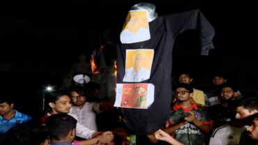 কুয়েট ভিসির পদত্যাগের দাবিতে সংহতি সমাবেশ ঢাবি শিক্ষার্থীদের