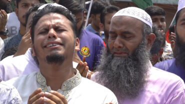 ফিলিস্তিনে বর্বর হামলার প্রতিবাদে ঝিনাইদহে বিক্ষোভ