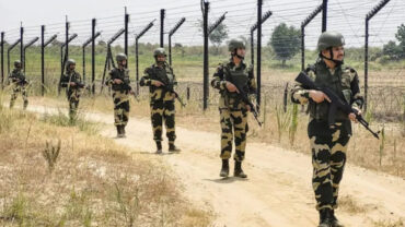 সীমান্ত পার হওয়ার অভিযোগে পাকিস্তানে আটক বিএসএফ সৈন্য