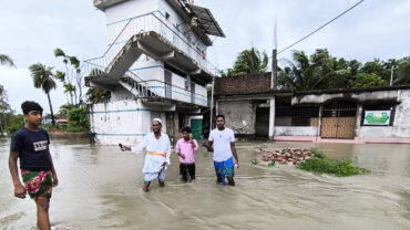 লঘুচাপে নোয়াখালীতে বৃষ্টি, হাতিয়ার নিম্নাঞ্চল প্লাবিত
