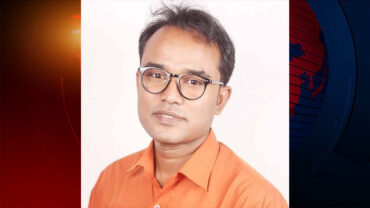 নরসিংদীতে কবি হাসনাইন হীরার ওপর দুর্বৃত্তদের হামলা