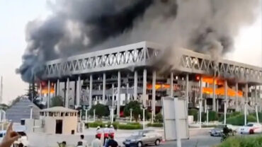 ইরানের রাষ্ট্রীয় টেলিভিশন ভবনে ইসরায়েলের হামলায় তিনজনের প্রাণহানি
