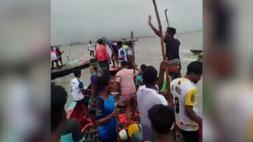 মুন্সিগঞ্জে নদী থেকে বালু উত্তোলনকে ঘিরে শ্রমিক- গ্রামবাসী সংঘর্ষ