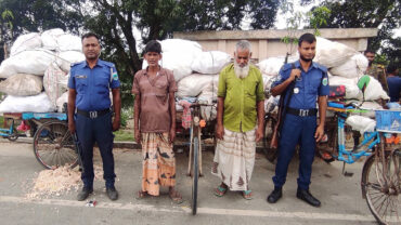 নাটোরে জমি থেকে ভুট্টা লুটের ঘটনায় দুইজন আটক