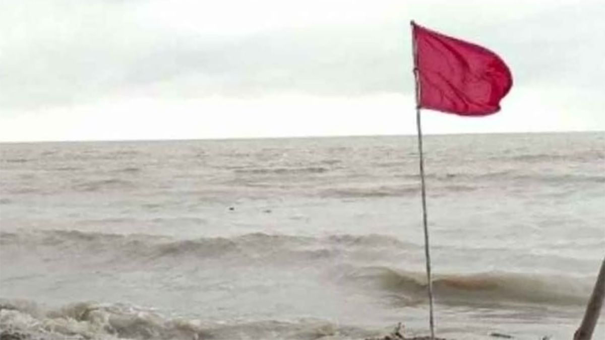 চার সমুদ্রবন্দরে ৩ নম্বর সতর্ক সংকেত