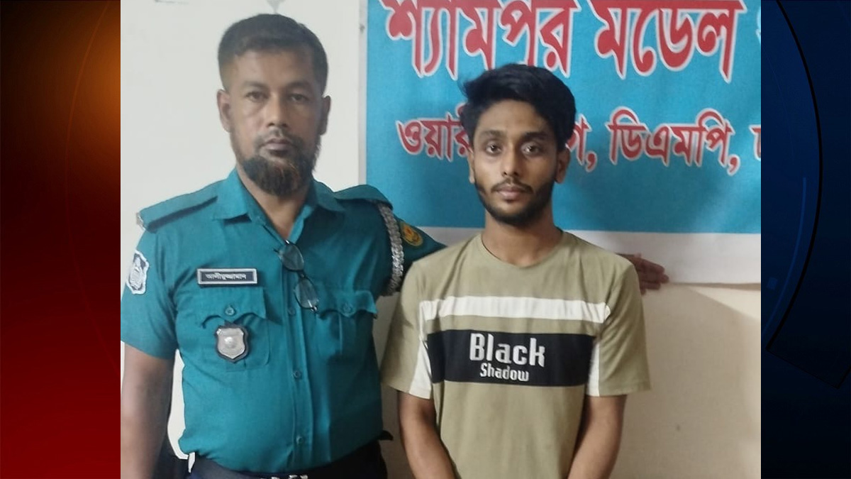 শ্যামপুরে বাসে অগ্নিসংযোগের চেষ্টাকালে ছাত্রলীগ কর্মী গ্রেফতার