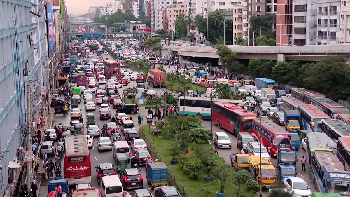 ৮ ঘণ্টা পর বনানীর সড়ক ছাড়লো সিএনজিচালিত অটোরিকশা চালকরা