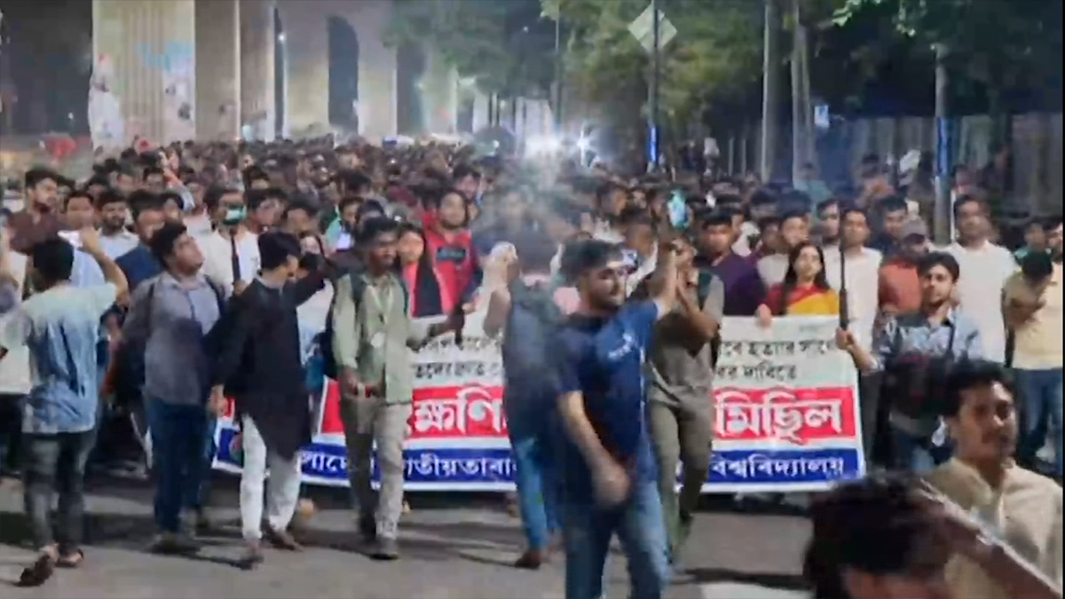 ব্যবসায়ী সোহাগ হত্যার বিচারের দাবিতে  ঢাবি ছাত্রদলের বিক্ষোভ