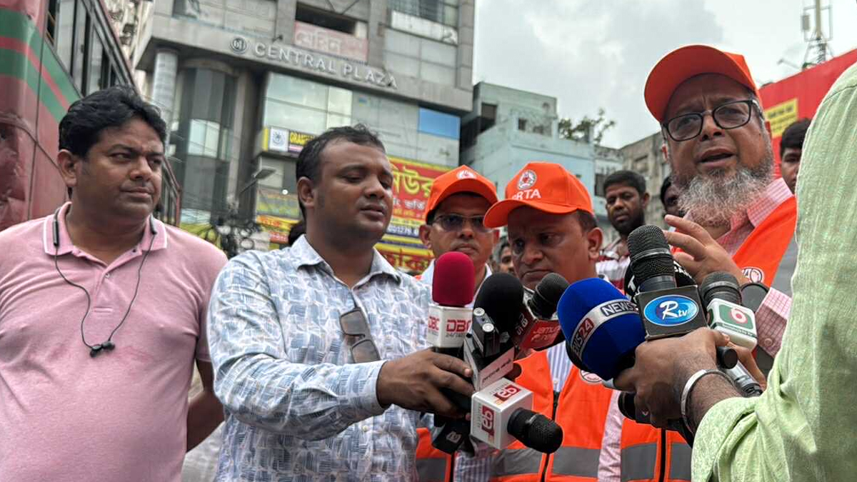 রাতারাতি সড়কে শৃঙ্খলা ফিরিয়ে আনা সম্ভব নয়: বিআরটিএ চেয়ারম্যান